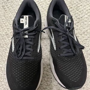 Brooks Revel almost new, womens 10.5